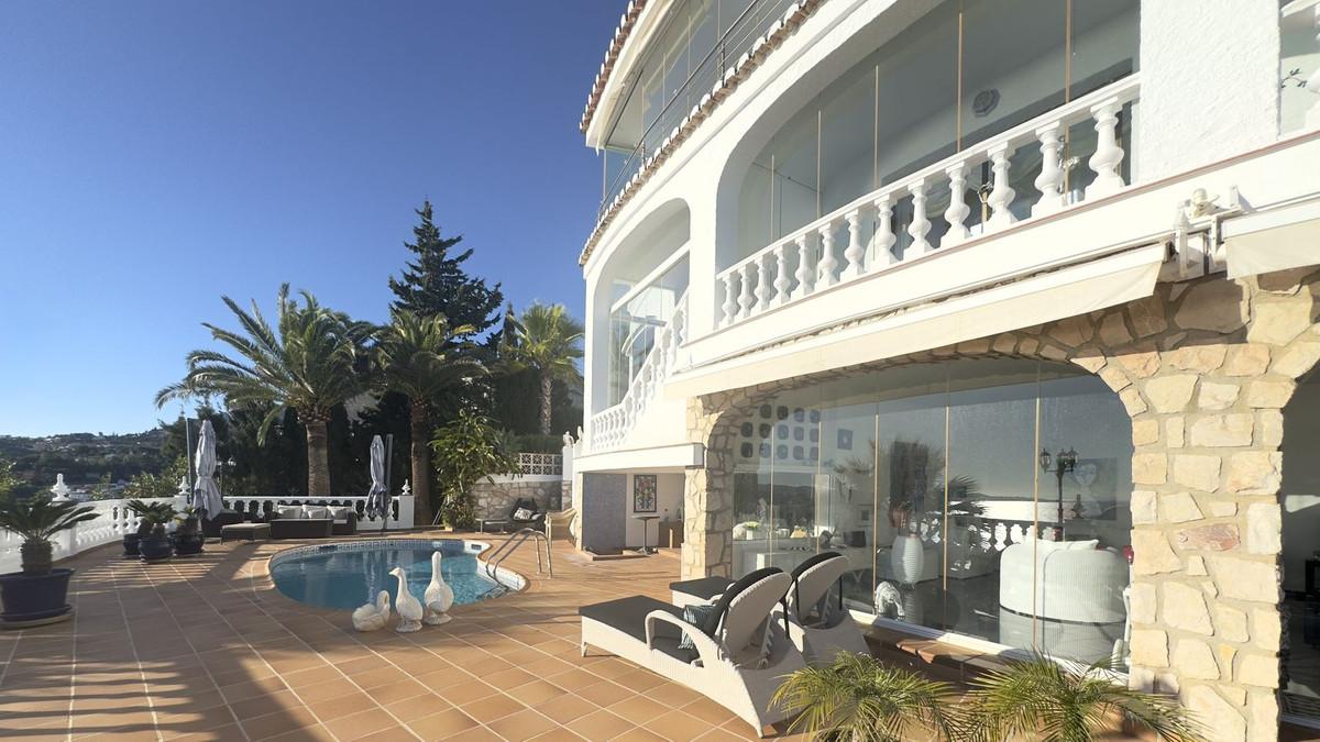 Te koop Vrijstaande Villa Costa Del Sol Benalmadena Costa € 3.200.000,-