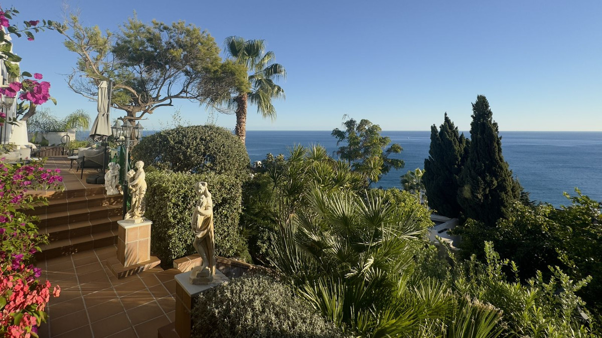 Te koop Vrijstaande Villa Costa Del Sol Benalmadena Costa € 3.200.000,-