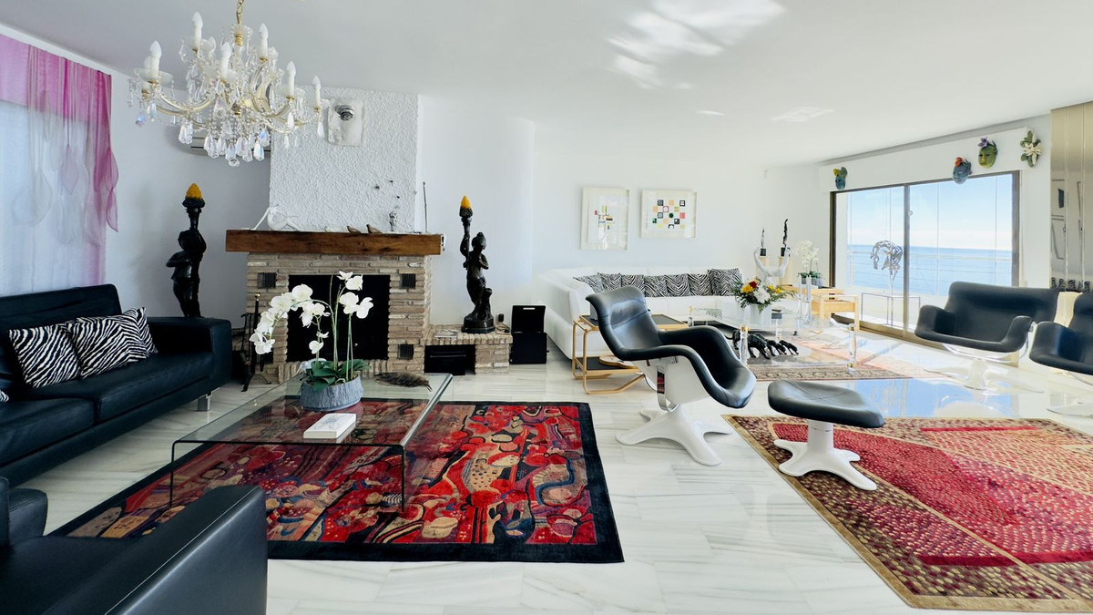 Te koop Vrijstaande Villa Costa Del Sol Benalmadena Costa € 3.200.000,-