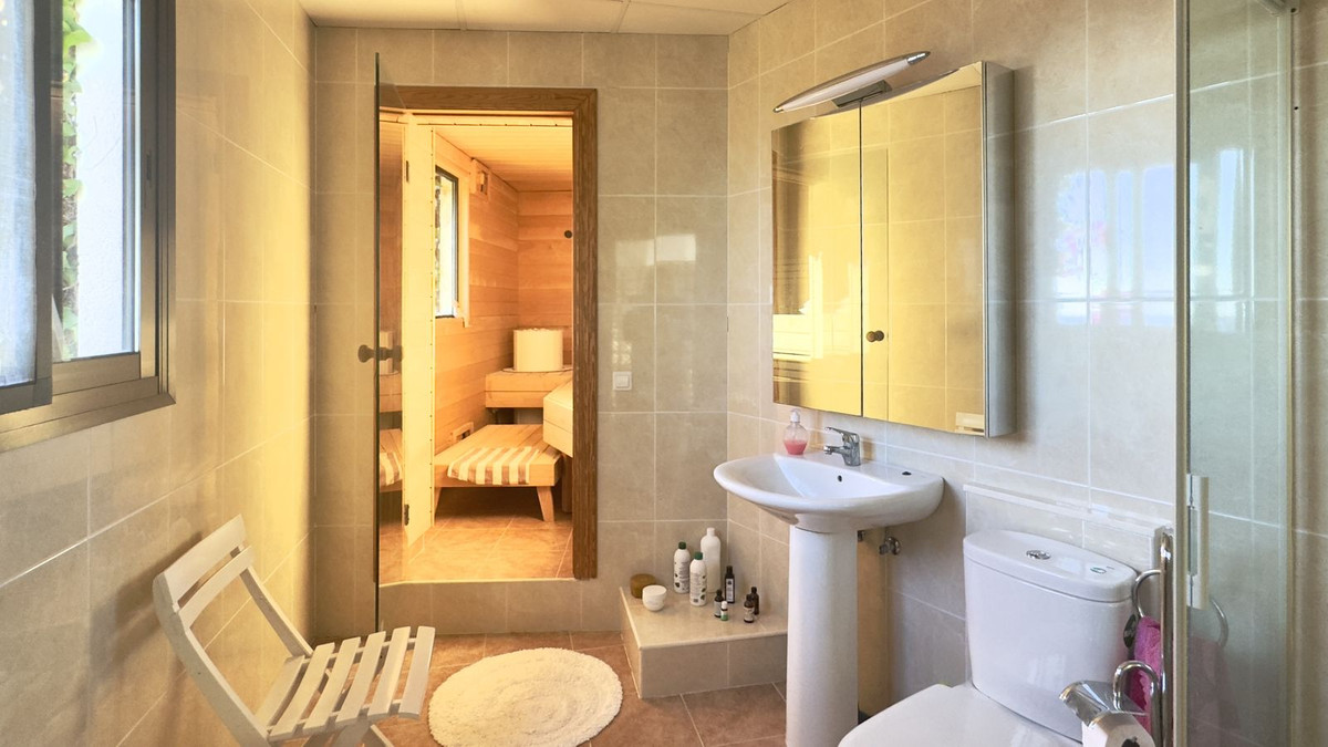 Te koop Vrijstaande Villa Costa Del Sol Benalmadena Costa € 3.200.000,-