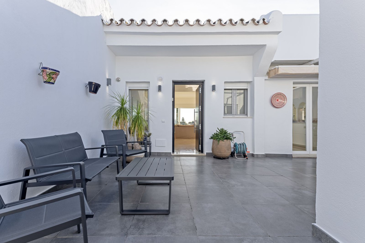 Te koop Half vrijstaand huis Costa Del Sol Nueva Andalucía € 995.000,-