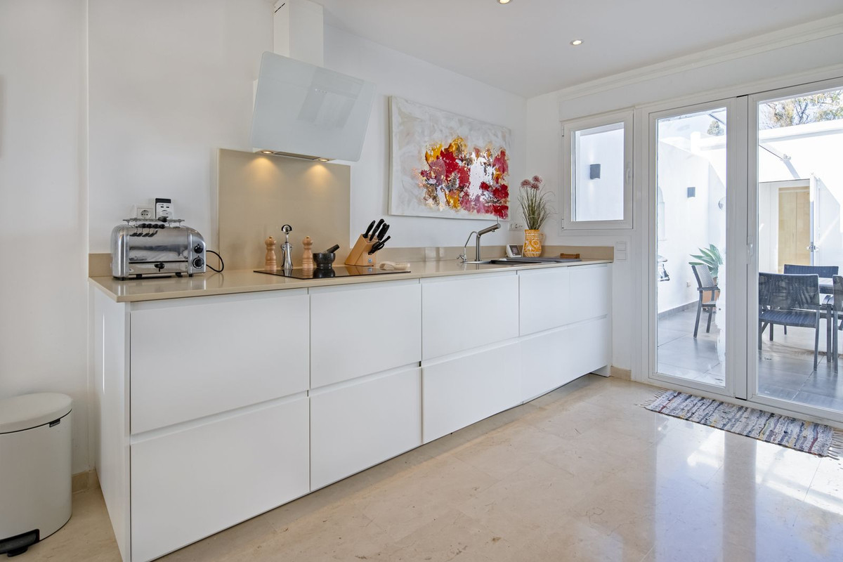 Te koop Half vrijstaand huis Costa Del Sol Nueva Andalucía € 995.000,-