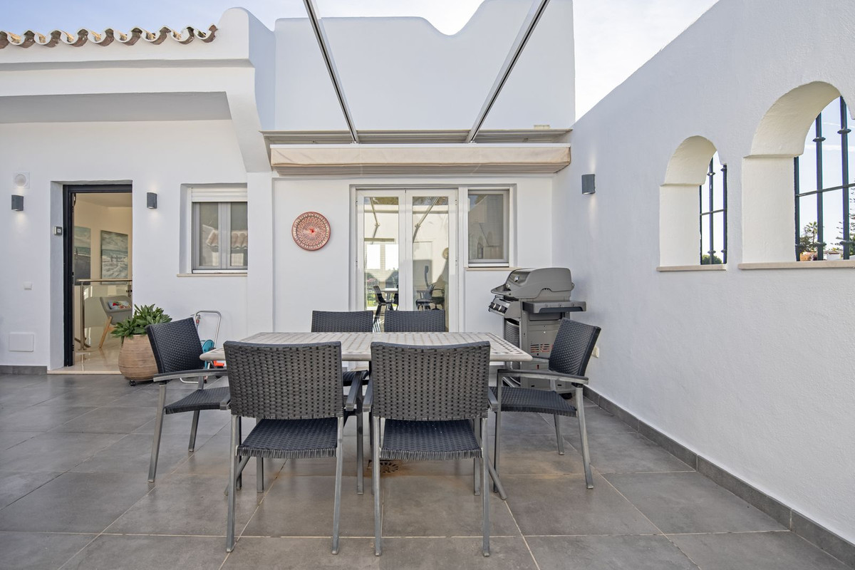 Te koop Half vrijstaand huis Costa Del Sol Nueva Andalucía € 995.000,-