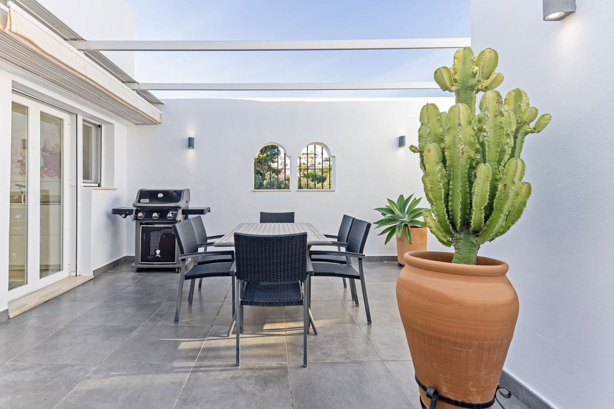 Te koop Half vrijstaand huis Costa Del Sol Nueva Andalucía € 995.000,-