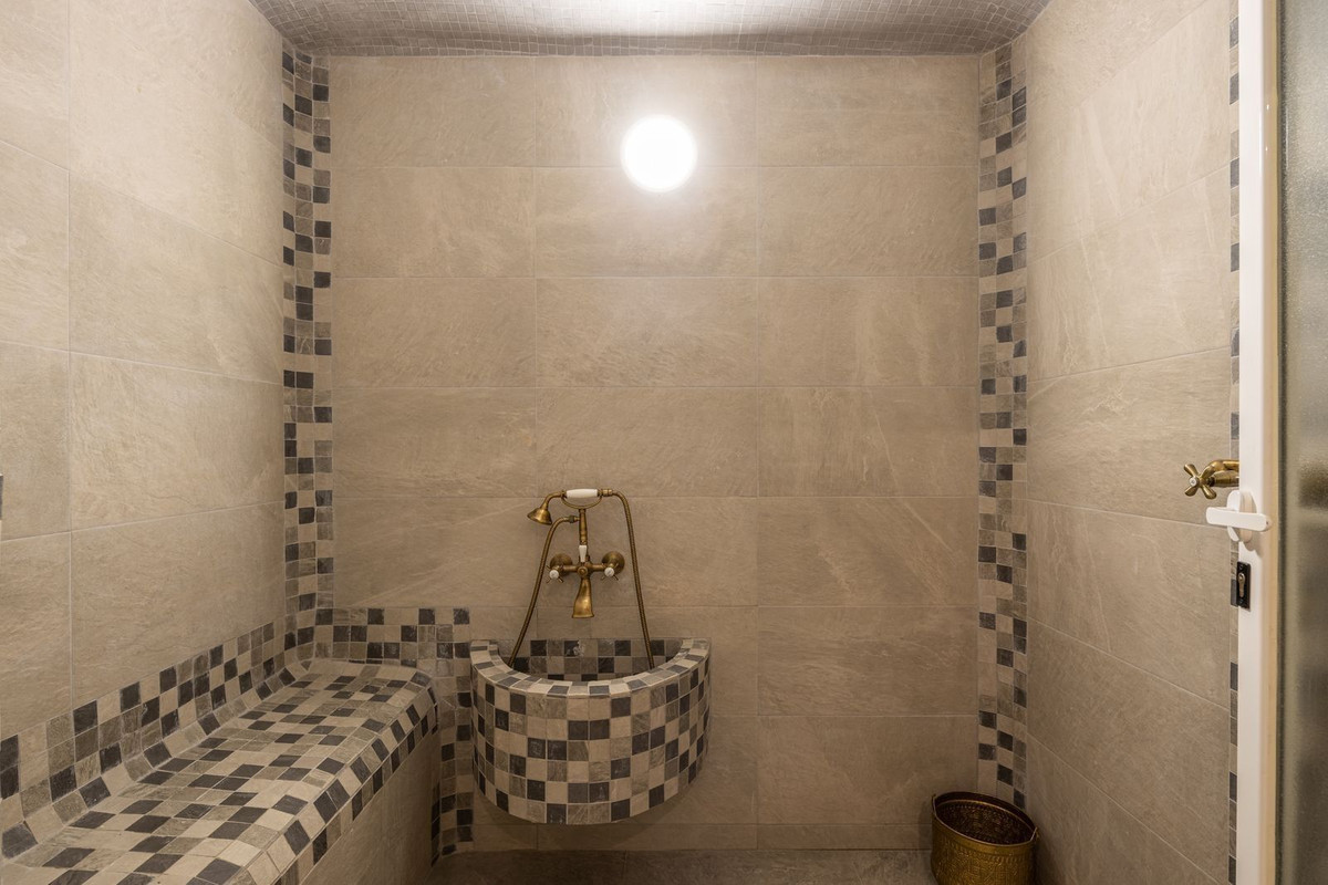 Te koop Vrijstaande Villa Costa Del Sol El Paraiso € 1.690.000,-