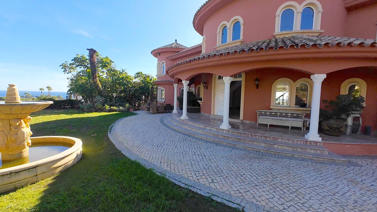Te koop Vrijstaande Villa Costa Del Sol El Paraiso € 5.995.000,-