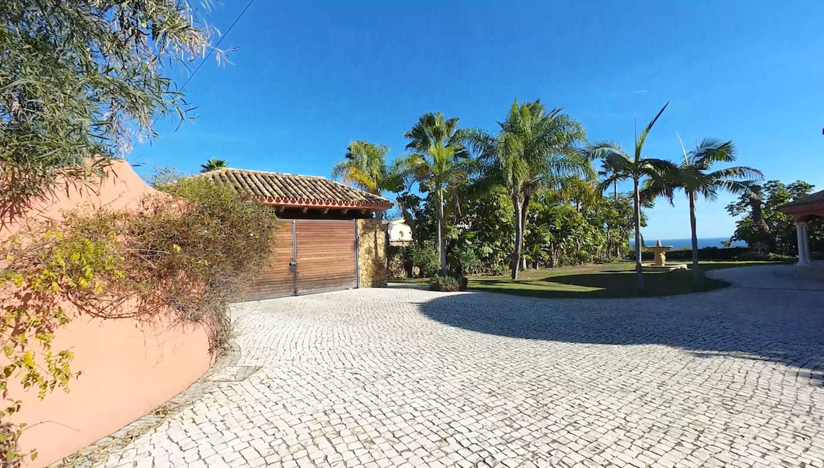Te koop Vrijstaande Villa Costa Del Sol El Paraiso € 5.995.000,-
