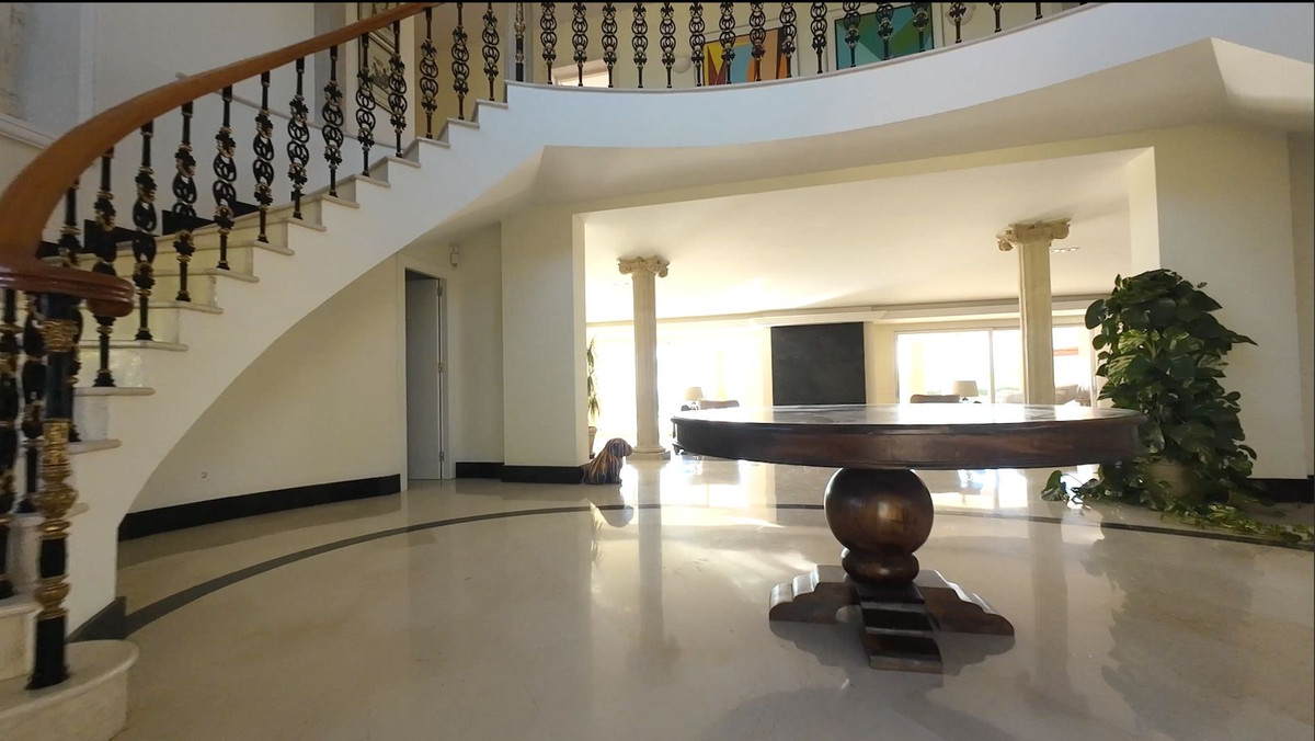 Te koop Vrijstaande Villa Costa Del Sol El Paraiso € 5.995.000,-