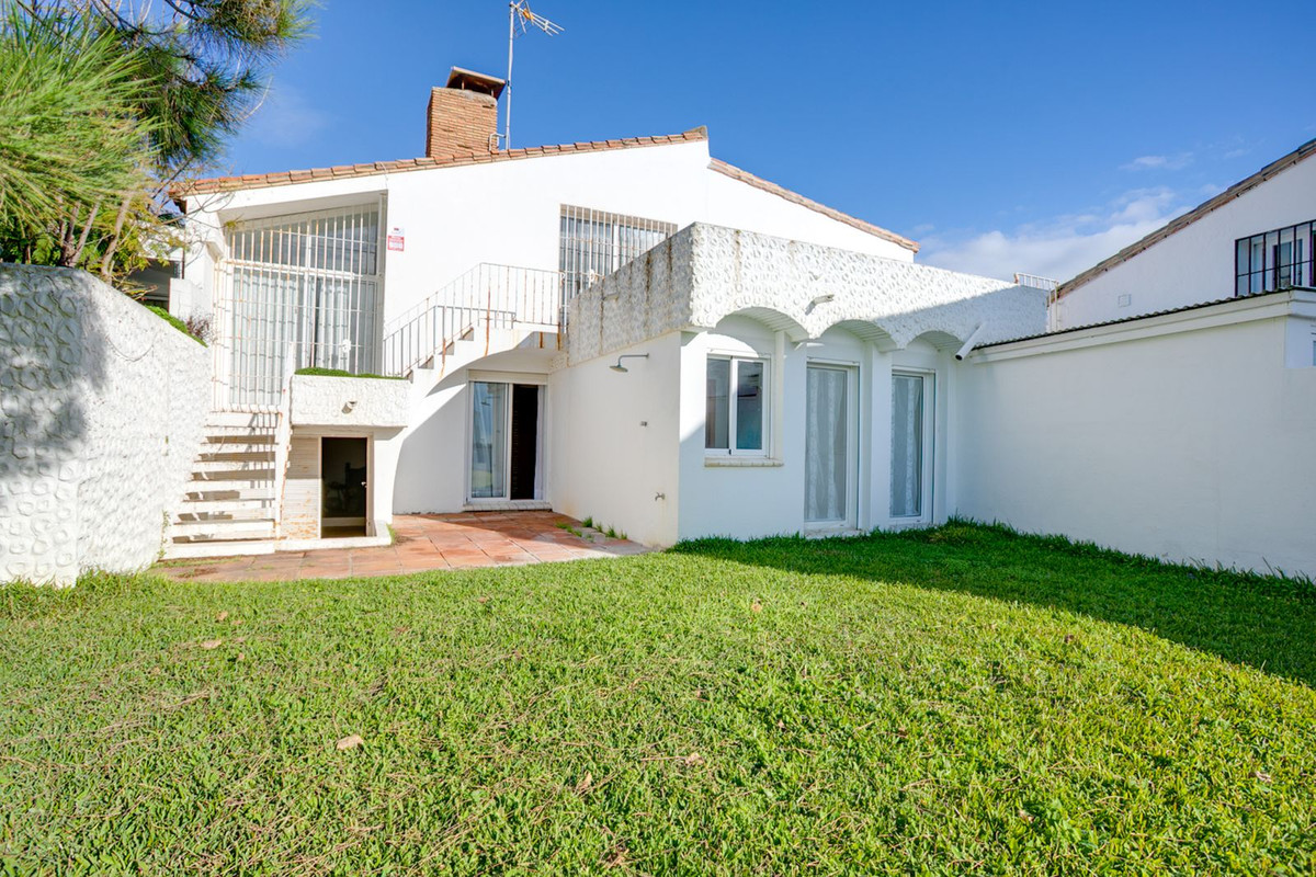 Te koop Half vrijstaand huis Costa Del Sol Estepona € 530.000,-