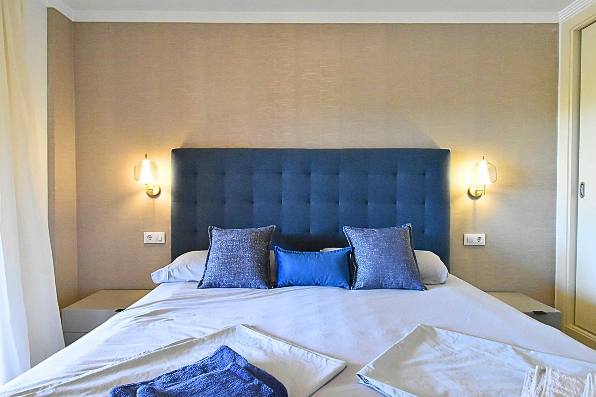 Te koop Middle Floor Apartment Costa Del Sol Casares Playa € 380.000,-