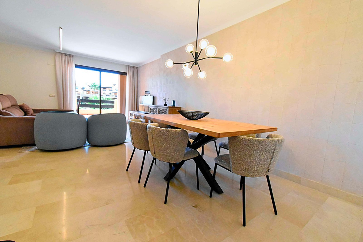 Te koop Middle Floor Apartment Costa Del Sol Casares Playa € 380.000,-