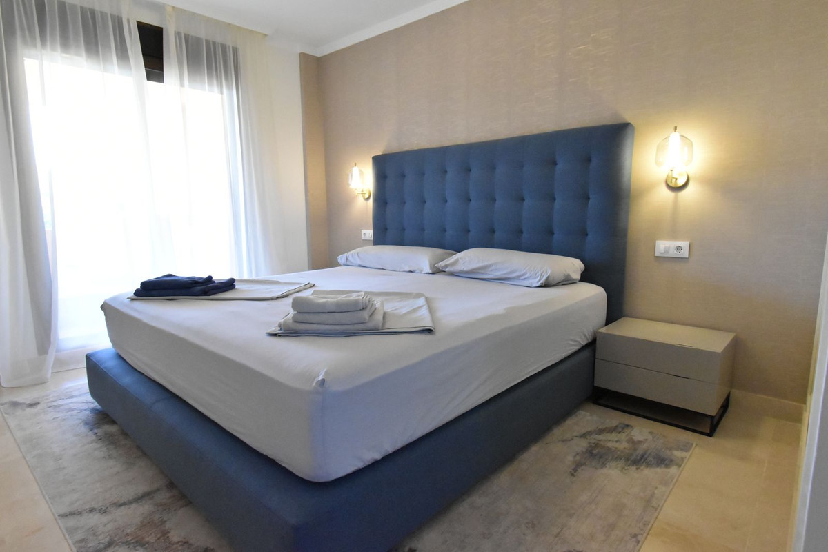 Te koop Middle Floor Apartment Costa Del Sol Casares Playa € 380.000,-