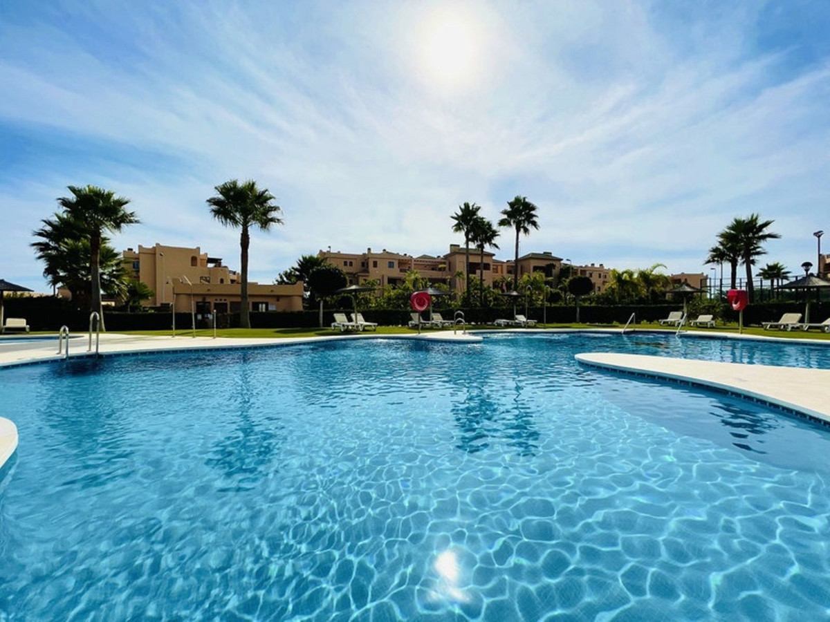 Te koop Middle Floor Apartment Costa Del Sol Casares Playa € 380.000,-