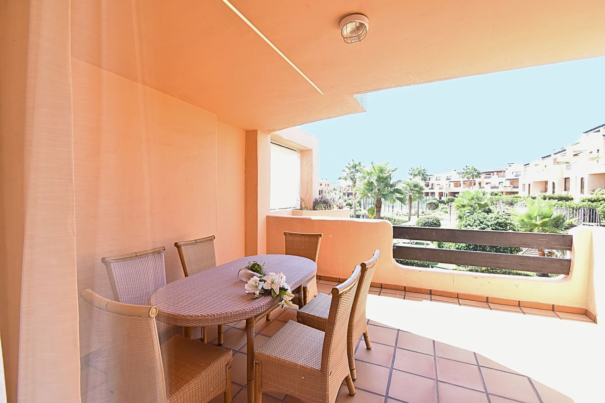 Te koop Middle Floor Apartment Costa Del Sol Casares Playa € 380.000,-