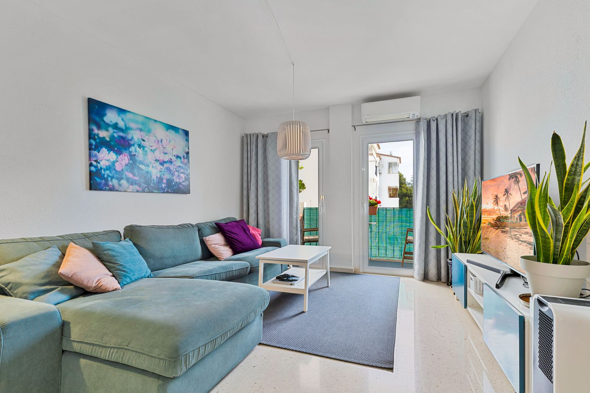 Te koop Middle Floor Apartment Costa Del Sol El Coto € 252.000,-