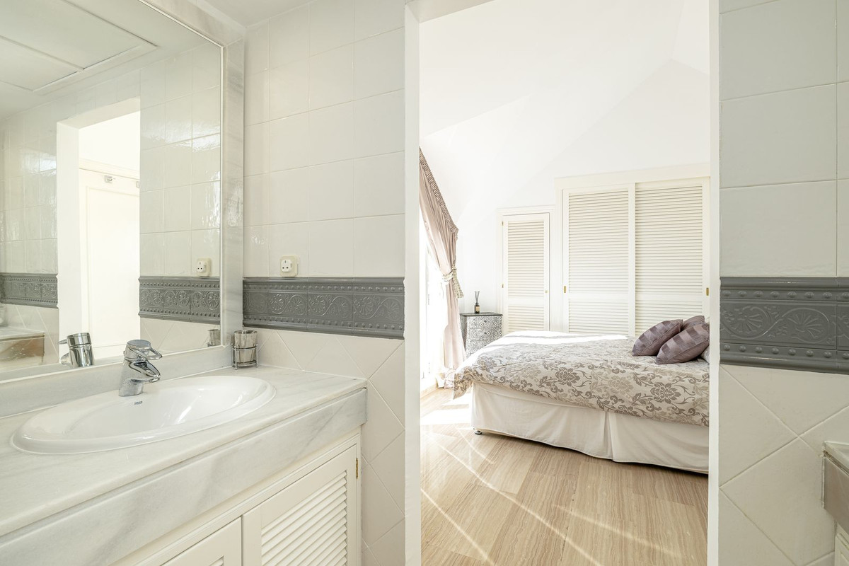 Te koop Penthouse Duplex Costa Del Sol Elviria € 1.250.000,-