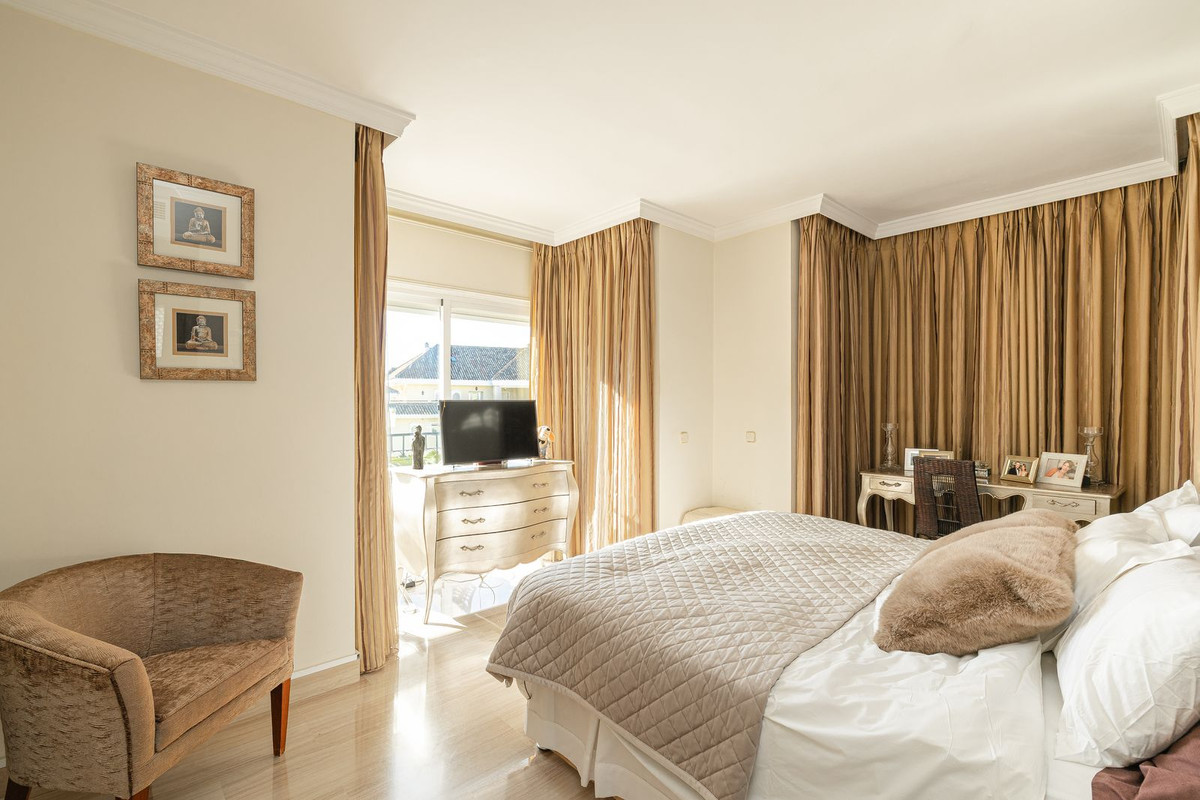 Te koop Penthouse Duplex Costa Del Sol Elviria € 1.250.000,-