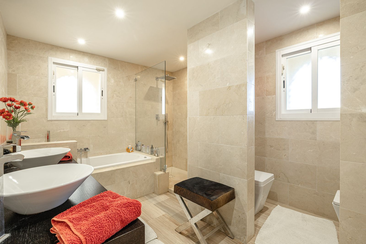 Te koop Penthouse Duplex Costa Del Sol Elviria € 1.250.000,-