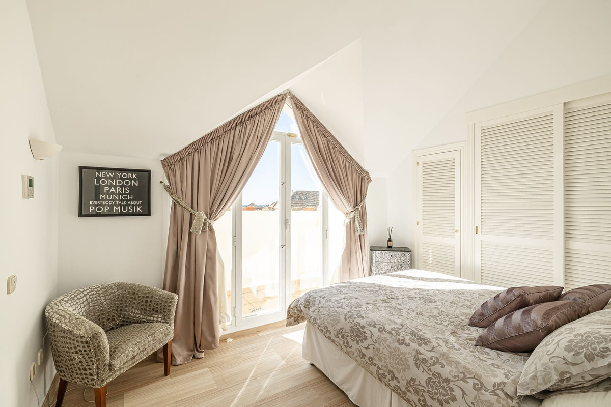 Te koop Penthouse Duplex Costa Del Sol Elviria € 1.250.000,-