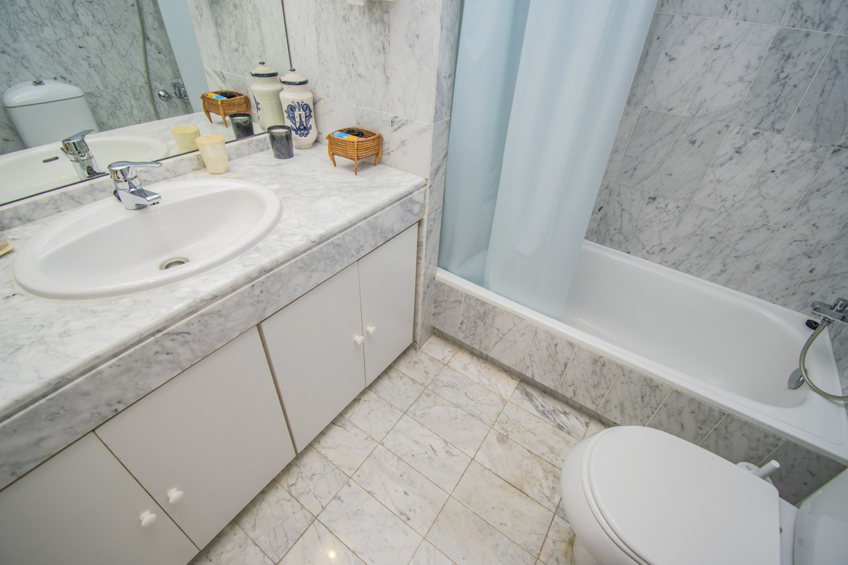 Te koop Gelijkvloers appartement Costa Del Sol Atalaya € 550.000,-