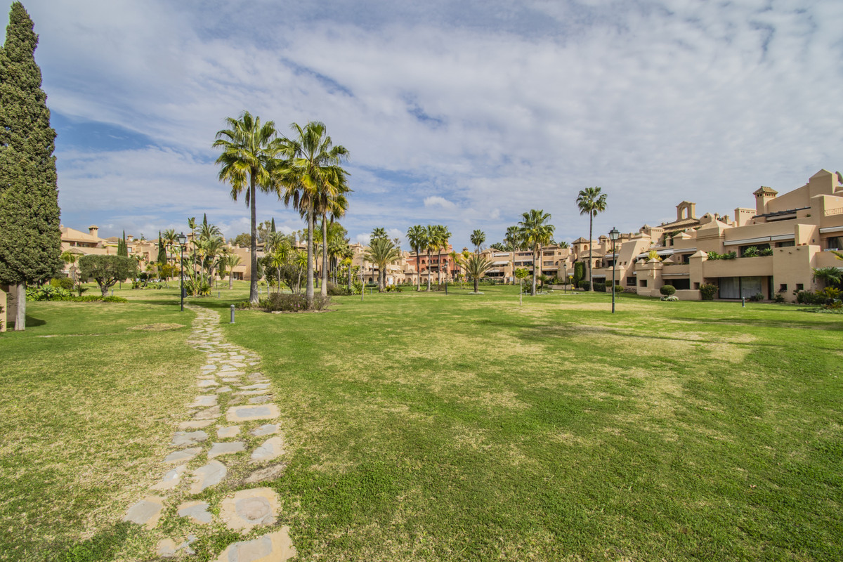 Te koop Gelijkvloers appartement Costa Del Sol Atalaya € 550.000,-