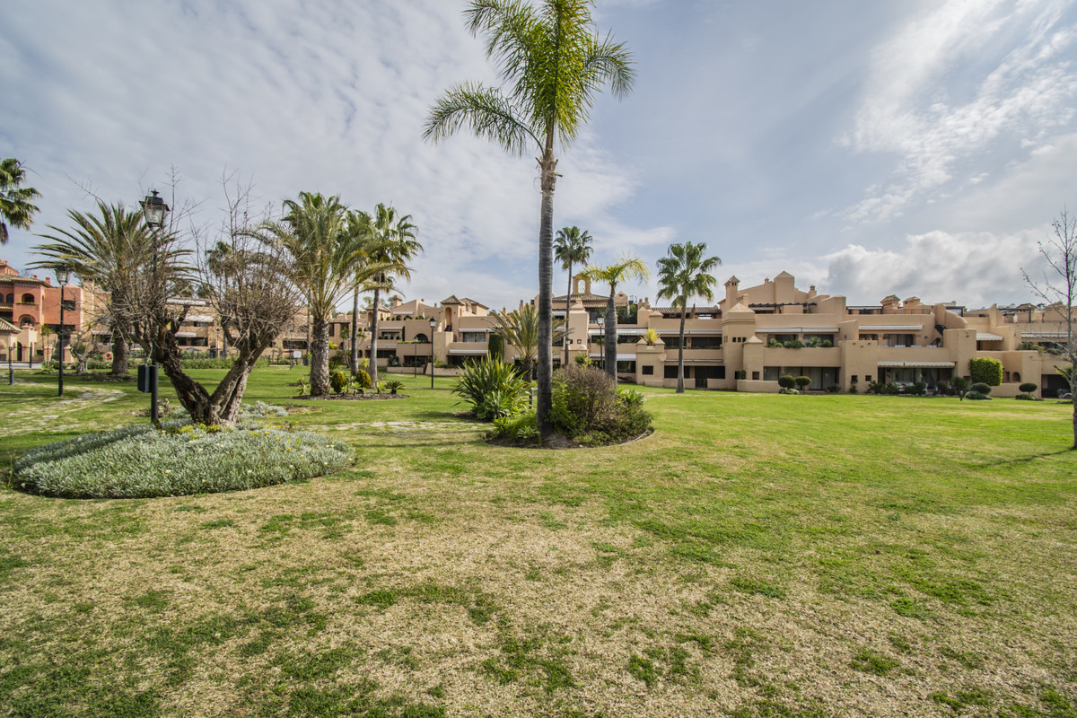 Te koop Gelijkvloers appartement Costa Del Sol Atalaya € 550.000,-