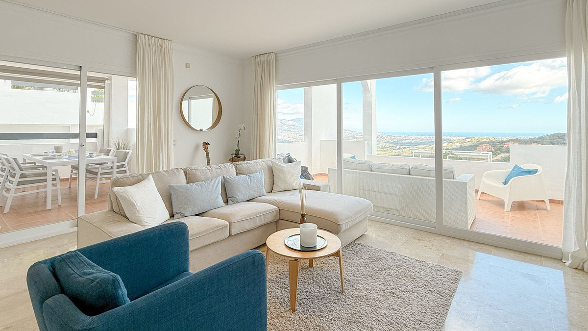 Te koop Middle Floor Apartment Costa Del Sol La Mairena € 475.000,-