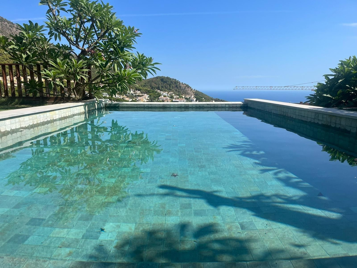 Te koop Vrijstaande Villa Costa Del Sol Higueron € 1.600.000,-