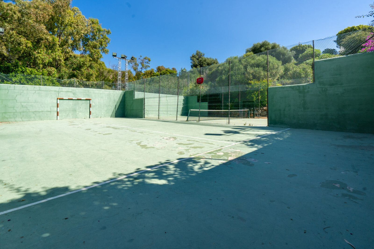 Te koop Middle Floor Apartment Costa Del Sol Calahonda € 330.000,-