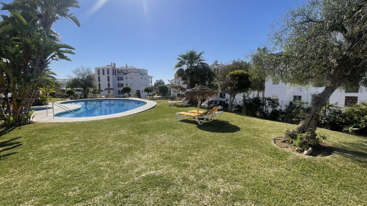 Te koop Middle Floor Apartment Costa Del Sol Calahonda € 330.000,-
