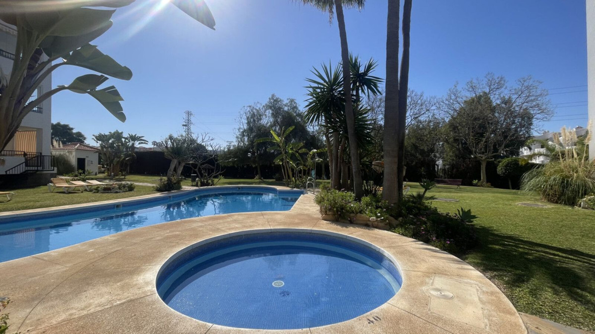 Te koop Middle Floor Apartment Costa Del Sol Calahonda € 330.000,-