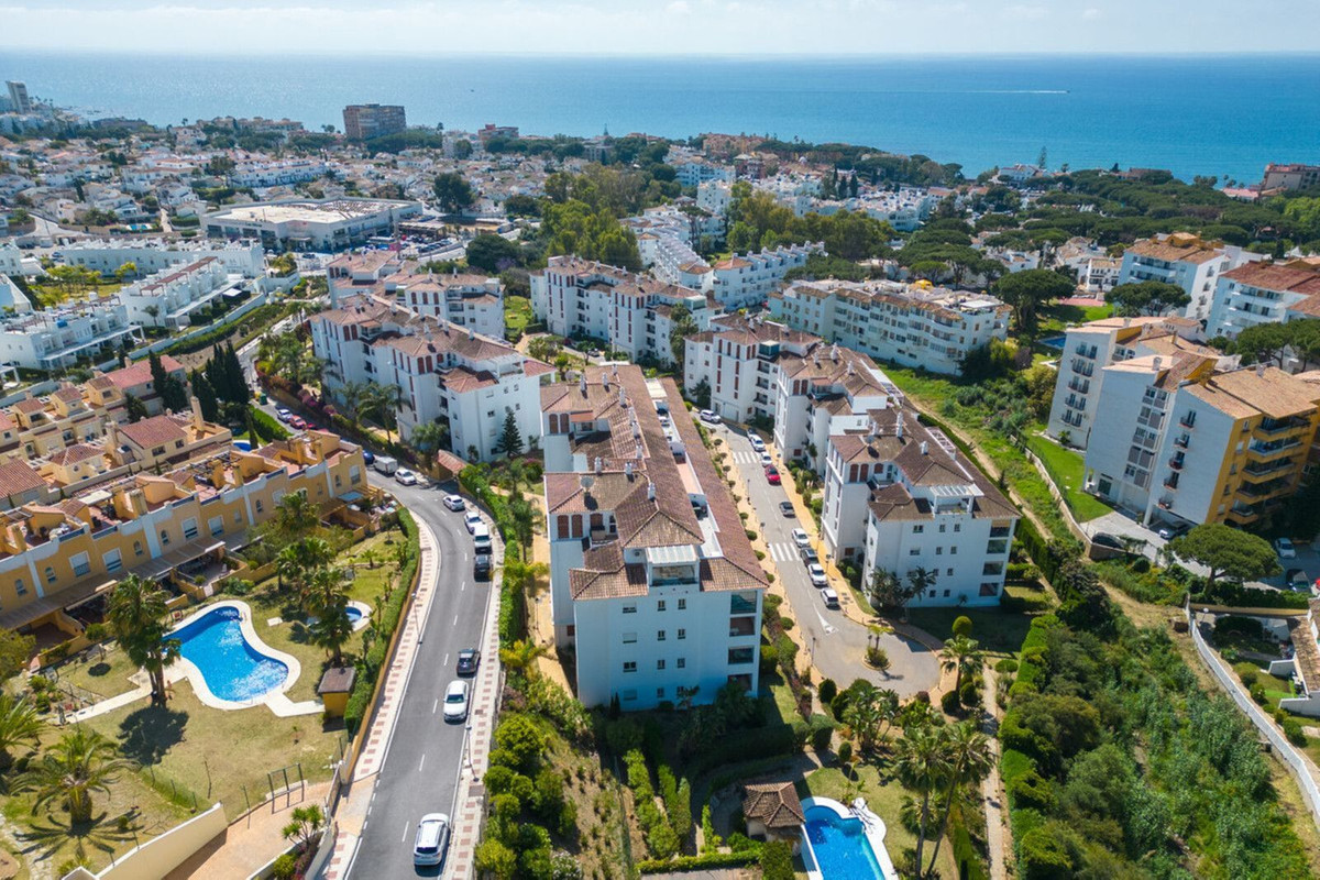 Te koop Middle Floor Apartment Costa Del Sol Calahonda € 330.000,-