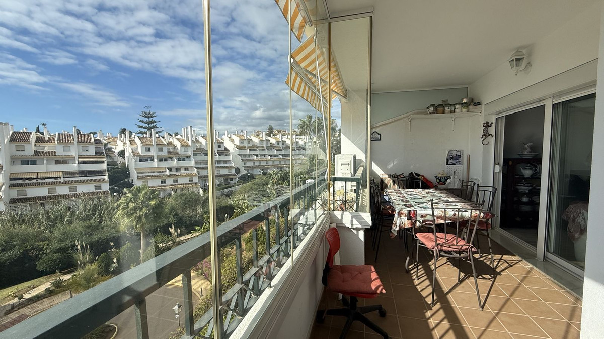 Te koop Middle Floor Apartment Costa Del Sol Calahonda € 330.000,-