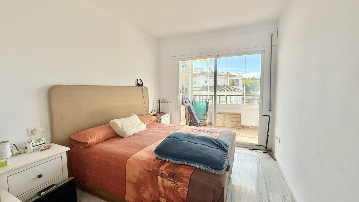 Te koop Middle Floor Apartment Costa Del Sol Calahonda € 330.000,-