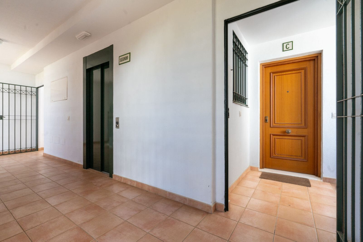 Te koop Middle Floor Apartment Costa Del Sol Calahonda € 330.000,-