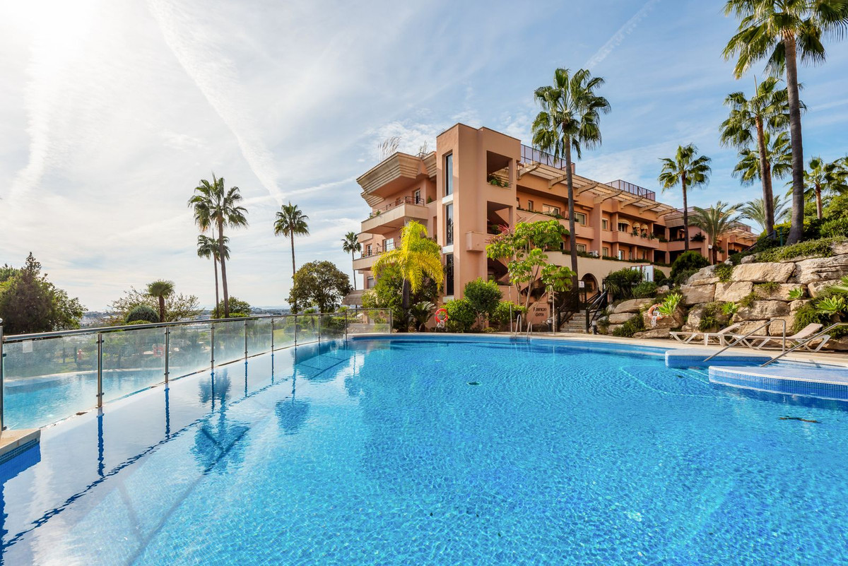 Te koop Middle Floor Apartment Costa Del Sol Nueva Andalucía € 685.000,-