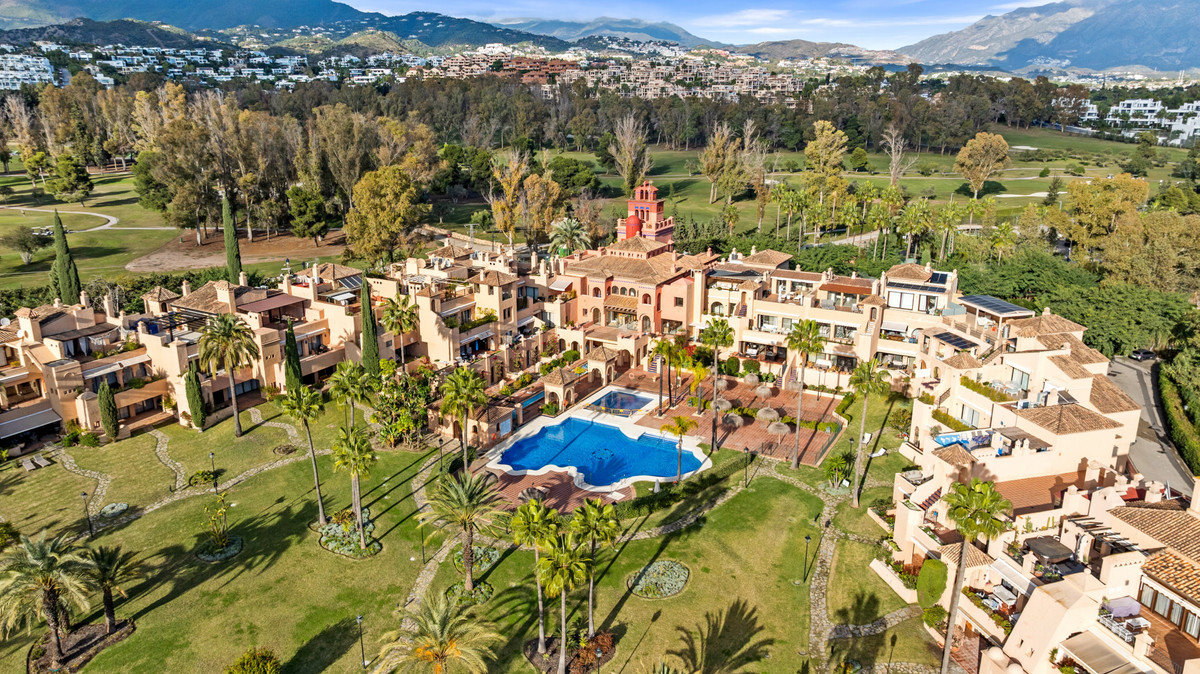 Te koop Penthouse Duplex Costa Del Sol Benahavís € 925.000,-