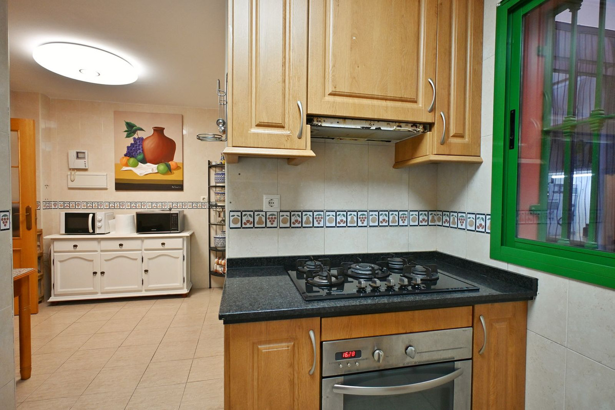 Te koop Middle Floor Apartment Costa Del Sol Fuengirola € 550.000,-