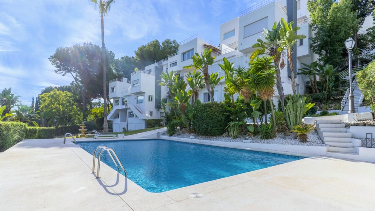 Te koop Middle Floor Apartment Costa Del Sol Nueva Andalucía € 749.000,-
