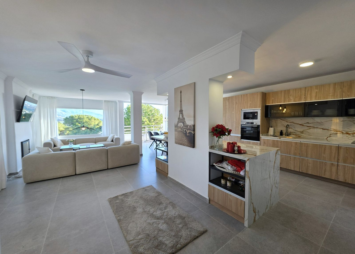 Te koop Middle Floor Apartment Costa Del Sol Nueva Andalucía € 749.000,-