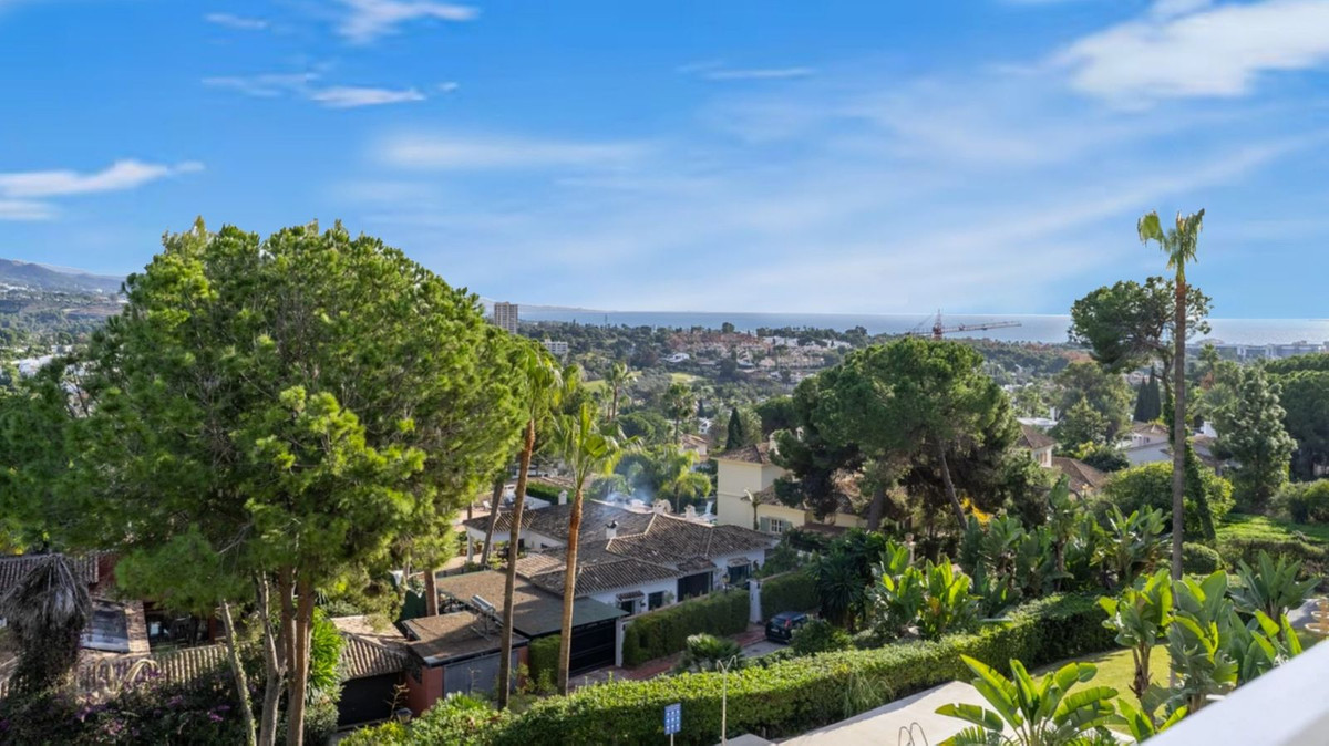 Te koop Middle Floor Apartment Costa Del Sol Nueva Andalucía € 749.000,-