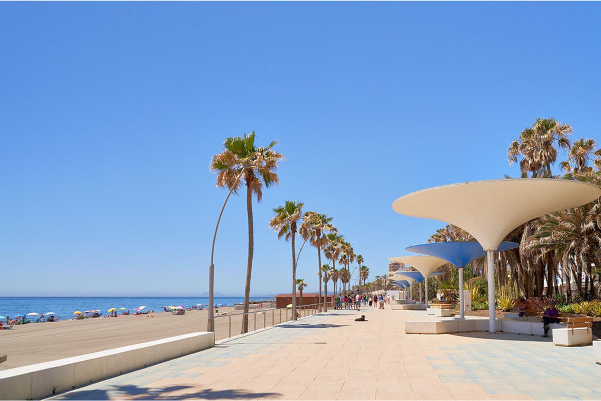 Te koop Middle Floor Apartment Costa Del Sol Estepona € 299.900,-