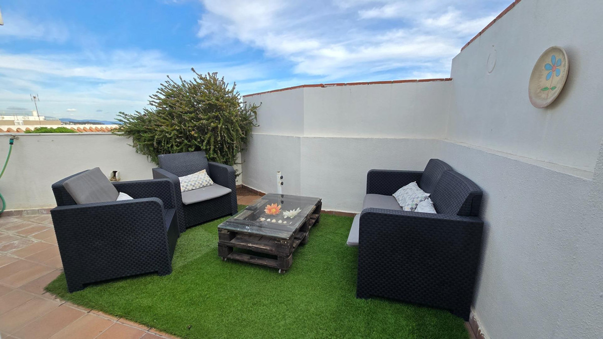 Te koop Middle Floor Apartment Costa Del Sol Estepona € 299.900,-