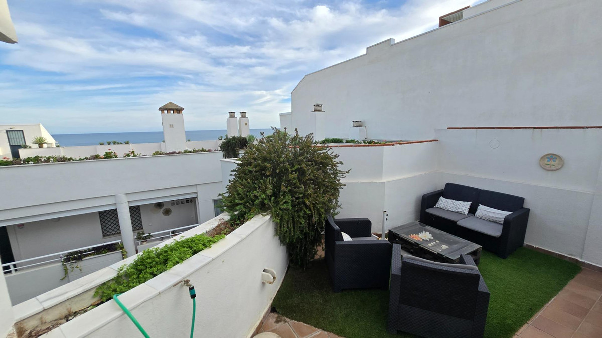 Te koop Middle Floor Apartment Costa Del Sol Estepona € 299.900,-