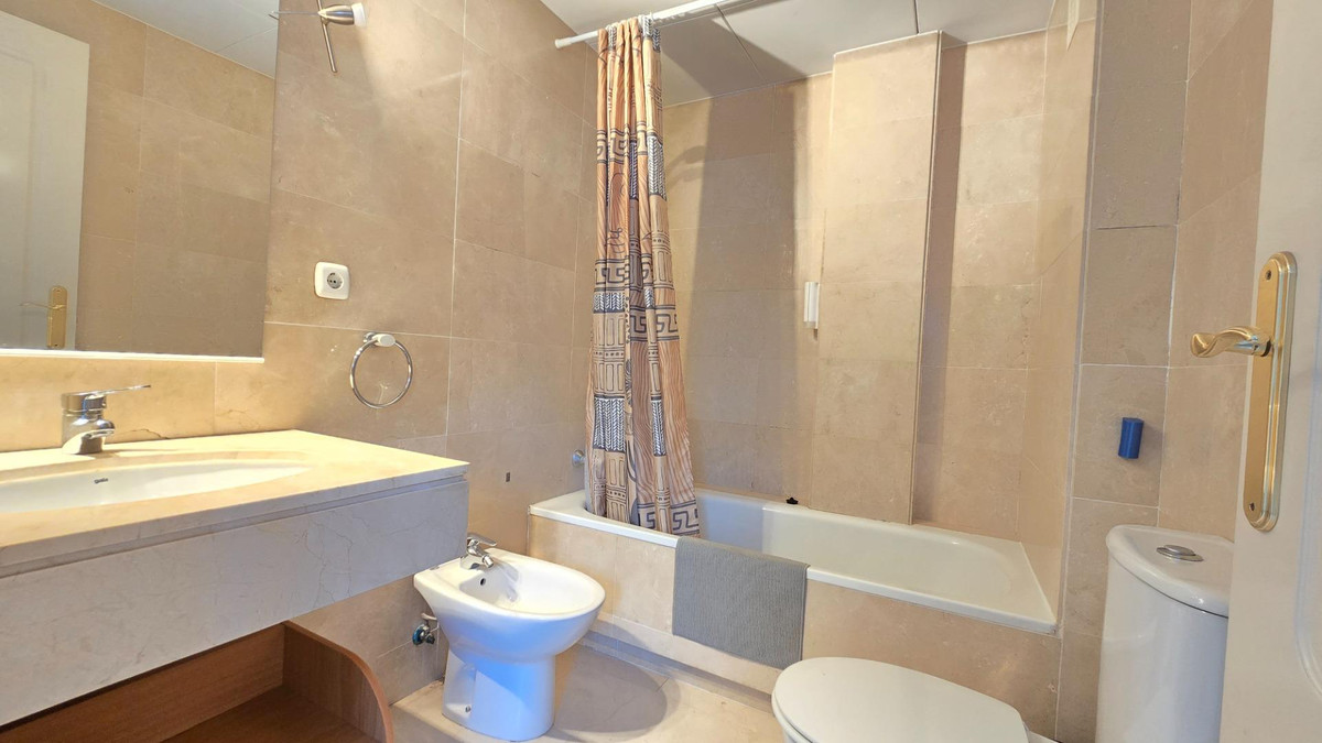 Te koop Middle Floor Apartment Costa Del Sol Estepona € 299.900,-