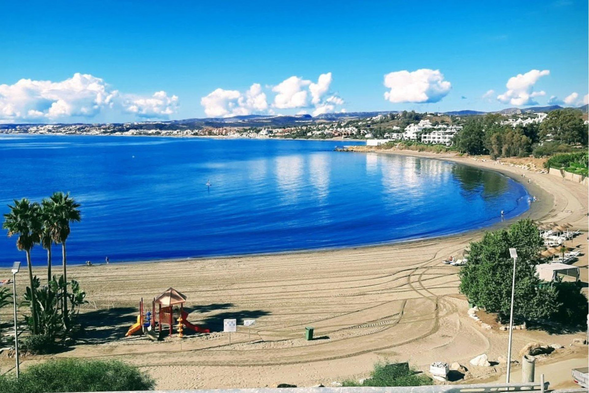 Te koop Middle Floor Apartment Costa Del Sol Estepona € 299.900,-