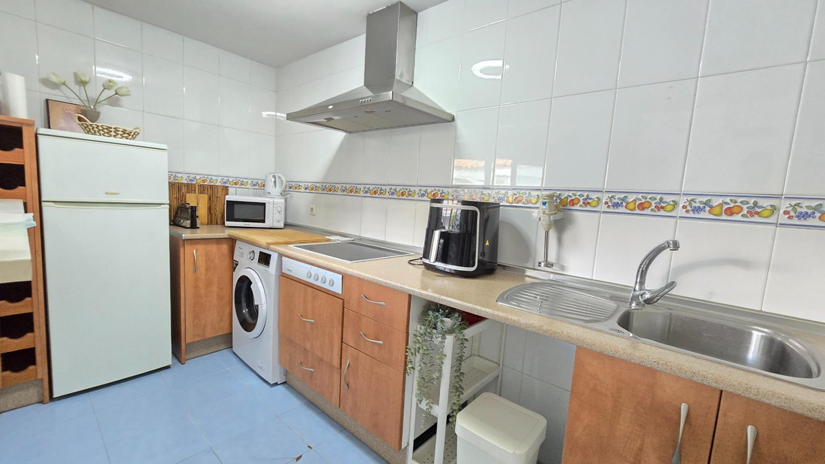 Te koop Middle Floor Apartment Costa Del Sol Estepona € 299.900,-