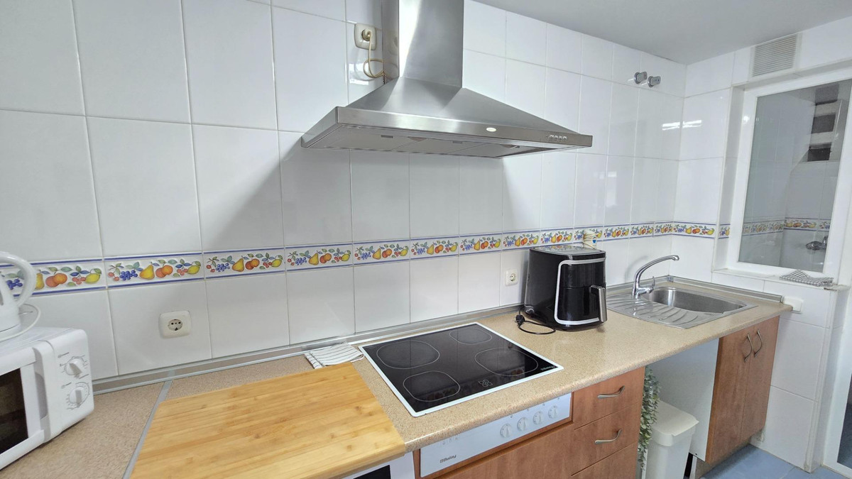 Te koop Middle Floor Apartment Costa Del Sol Estepona € 299.900,-