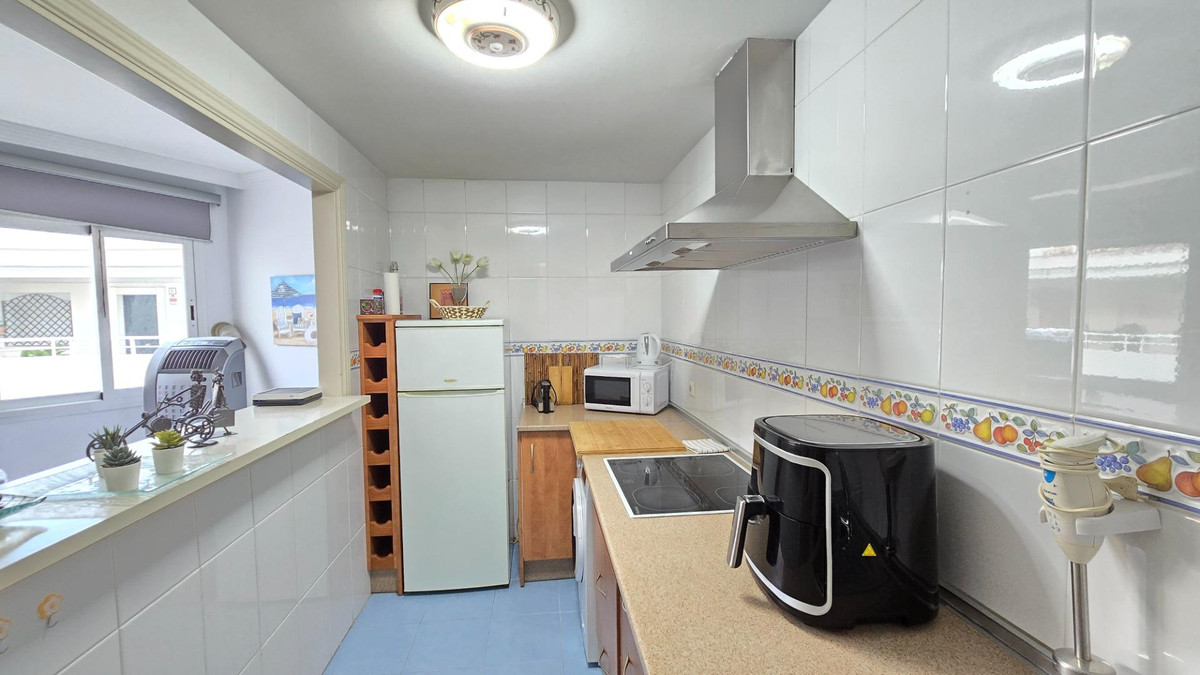 Te koop Middle Floor Apartment Costa Del Sol Estepona € 299.900,-