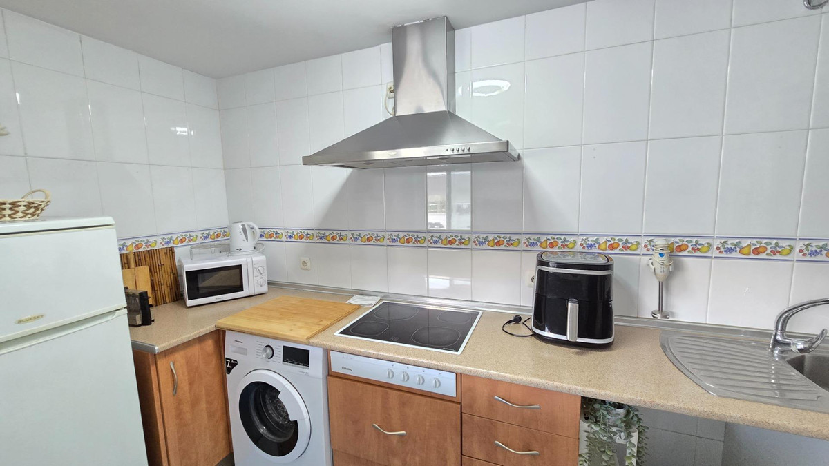 Te koop Middle Floor Apartment Costa Del Sol Estepona € 299.900,-